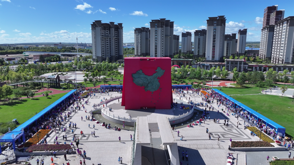 红肠和Q弹, 亮相 红肠和Q弹, 亮相