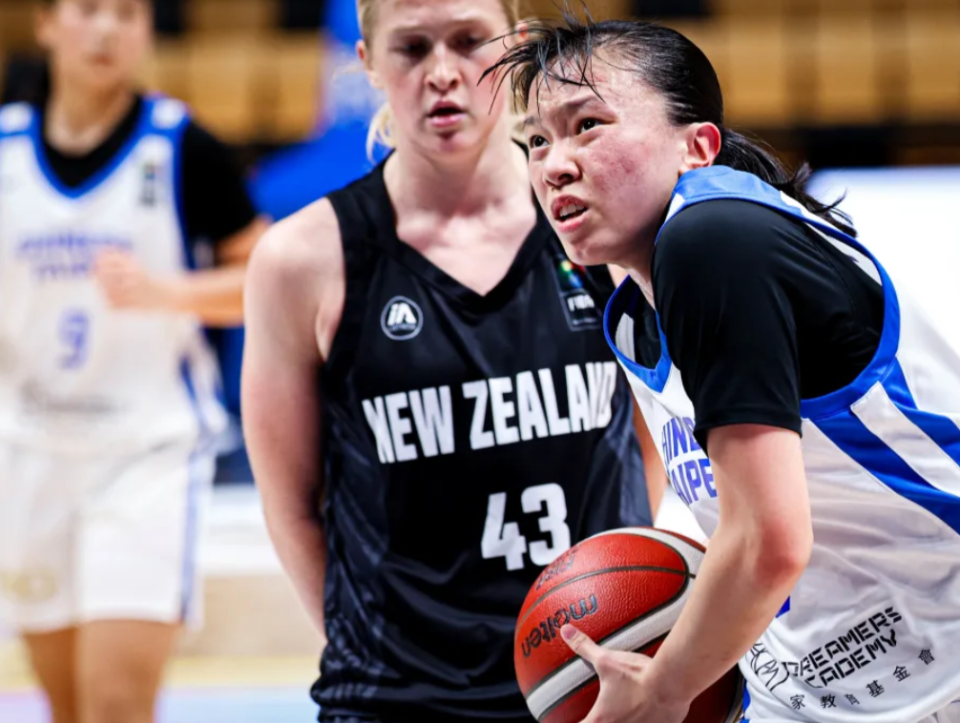 inews, 两队为了四 inews, 两队为了四