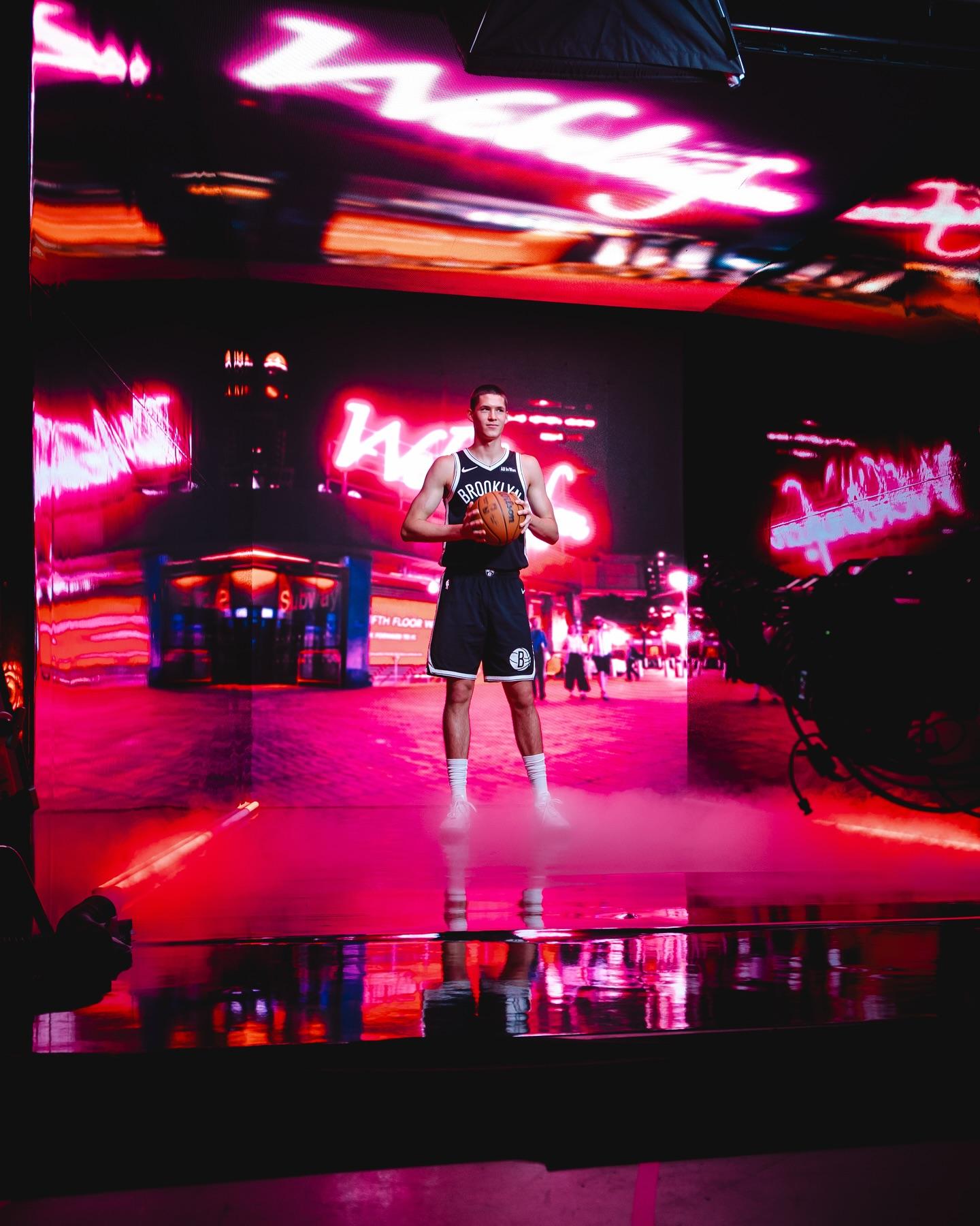 位的德雷克, 开学第一天