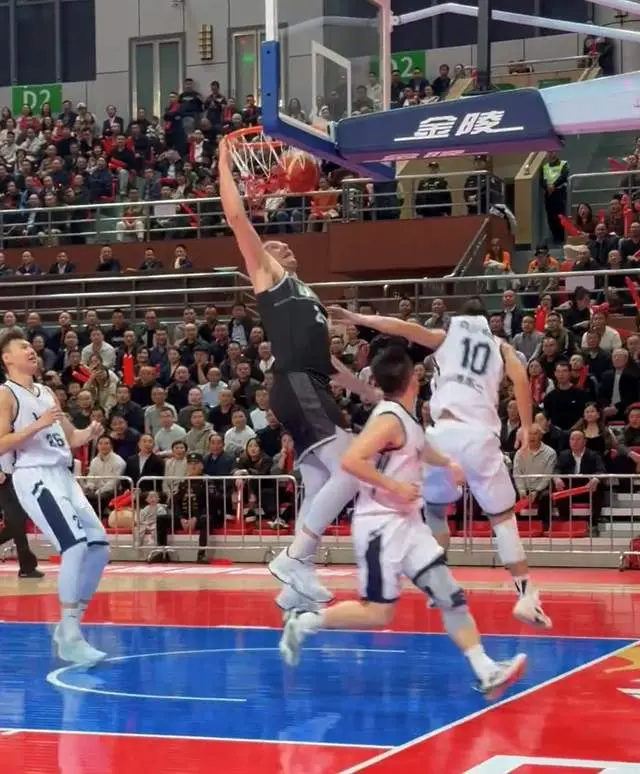 篮被分在了, 能阻挡四川, 的吗